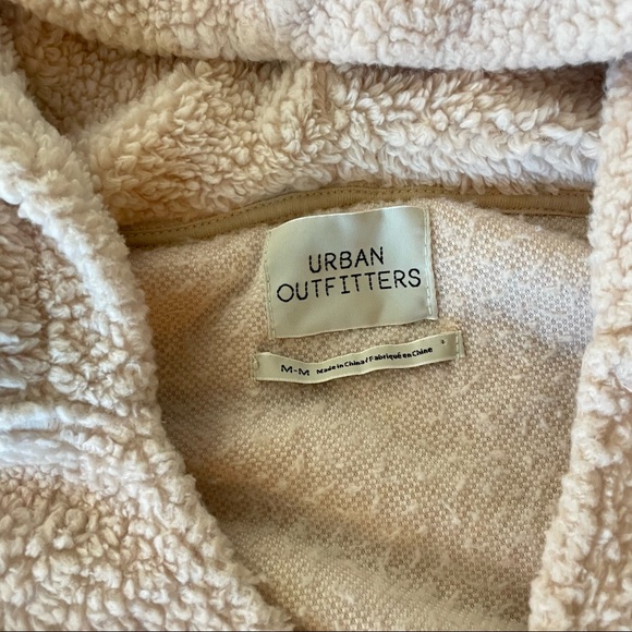 😊🧸Urban Outfitters Teddy Jacket Fleece Hooded Long Sleeve Cropped 🧸😊~ med - Picture 11 of 13